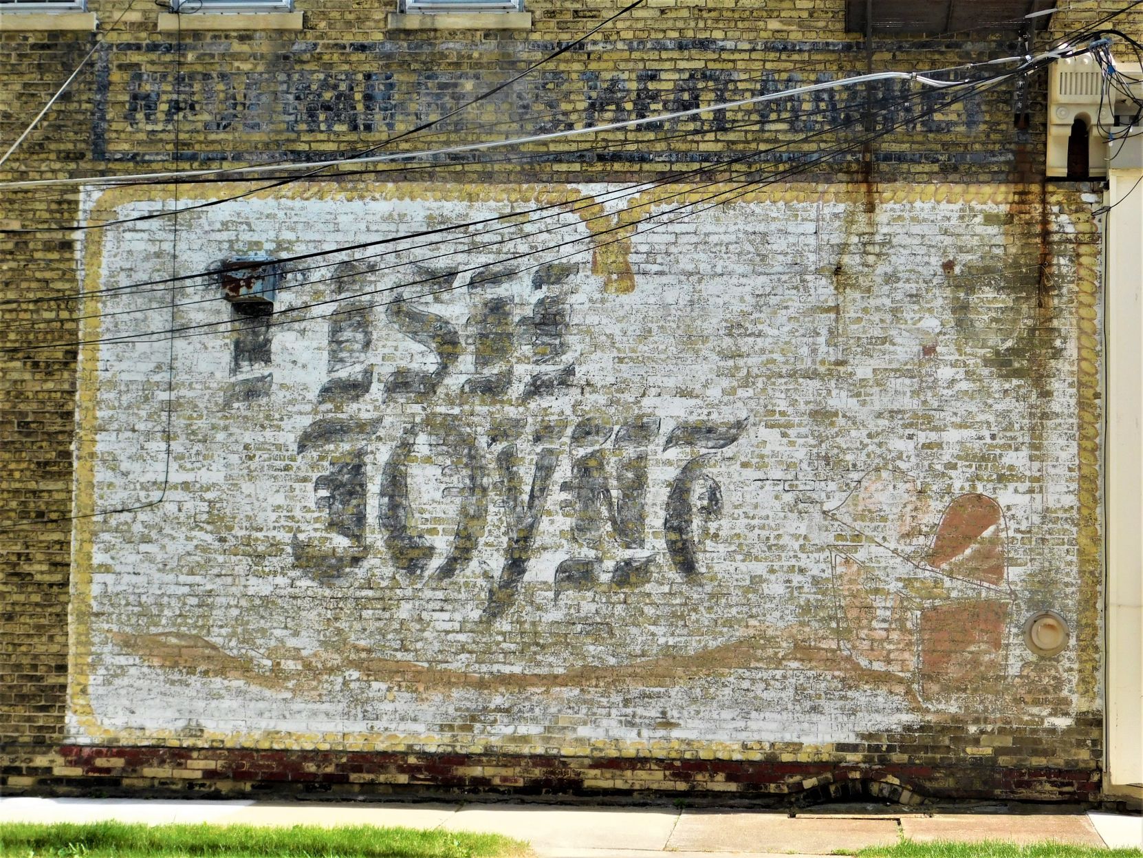 Ghost Signs Fish Joynt Retouched.jpg